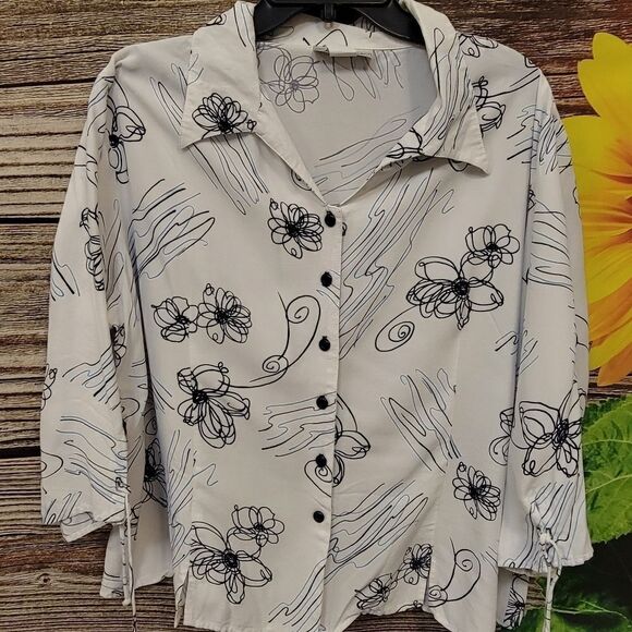 Dressbarn white/blue v-neck blouse 22/24 Pre-owned - Picture 1 of 7